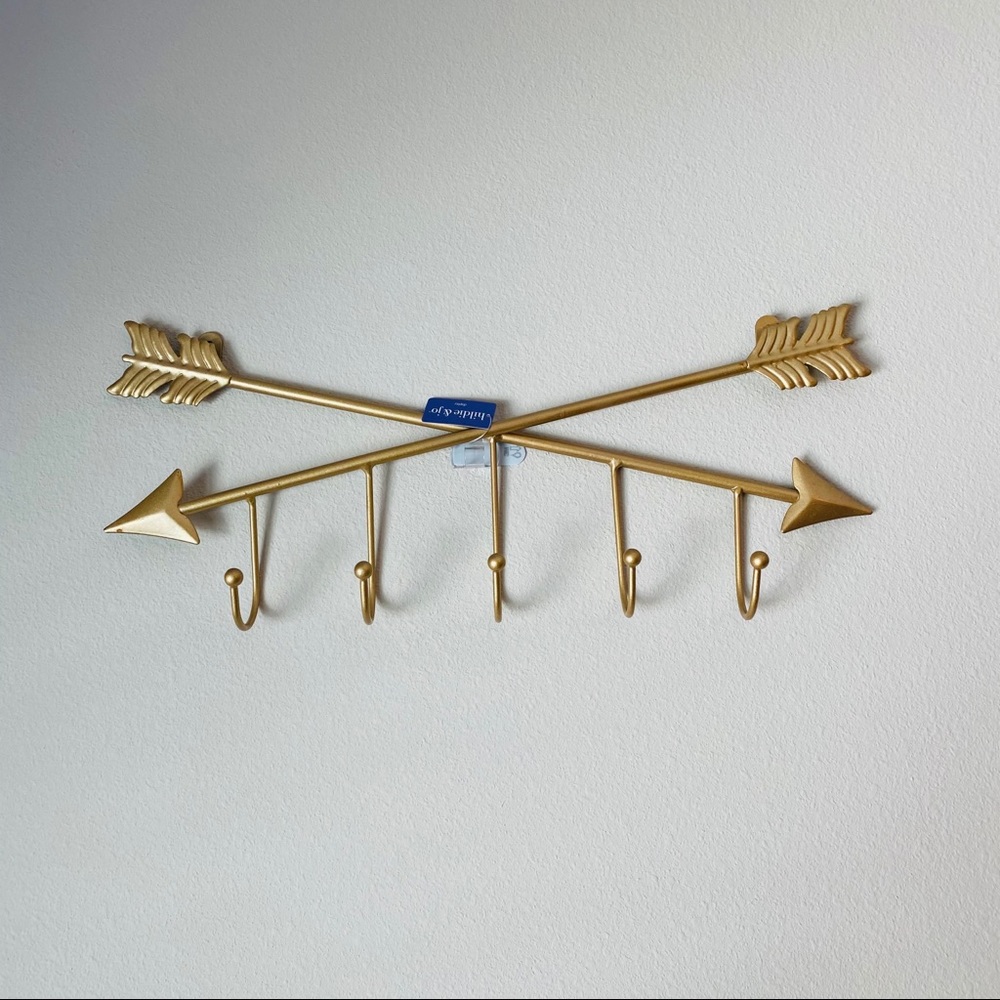 Arrow wall hook hanger